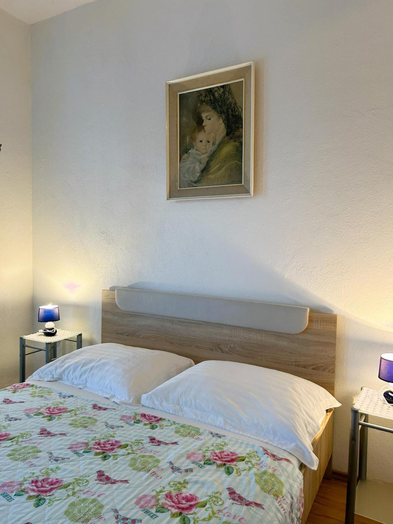 Apartments Valjan โตรกีร์ ภายนอก รูปภาพ