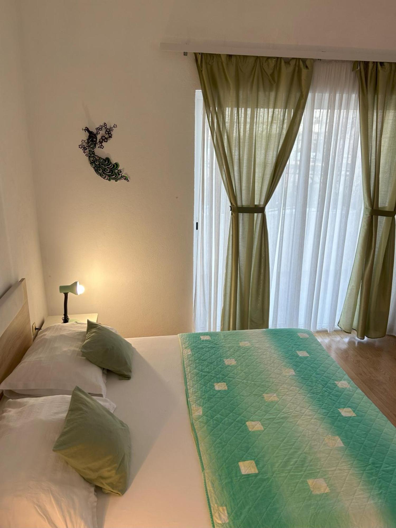Apartments Valjan โตรกีร์ ภายนอก รูปภาพ