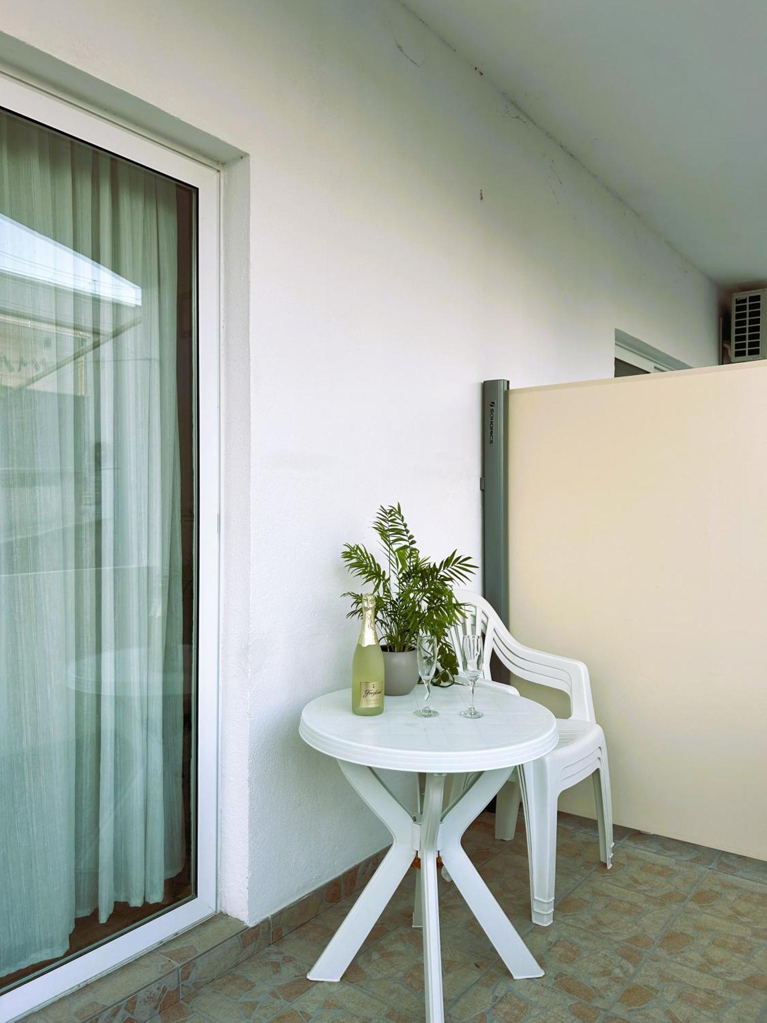 Apartments Valjan โตรกีร์ ภายนอก รูปภาพ