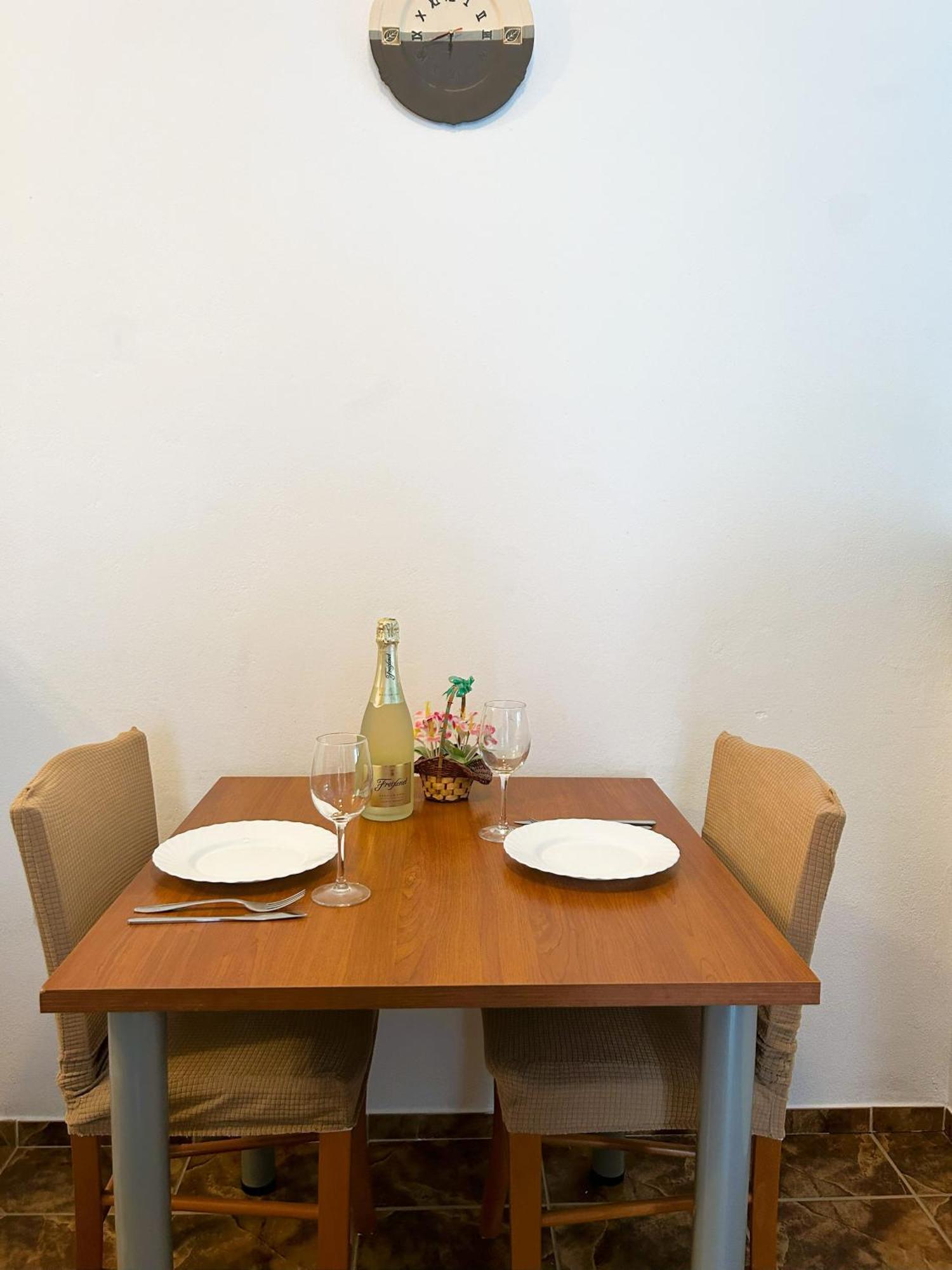 Apartments Valjan โตรกีร์ ภายนอก รูปภาพ