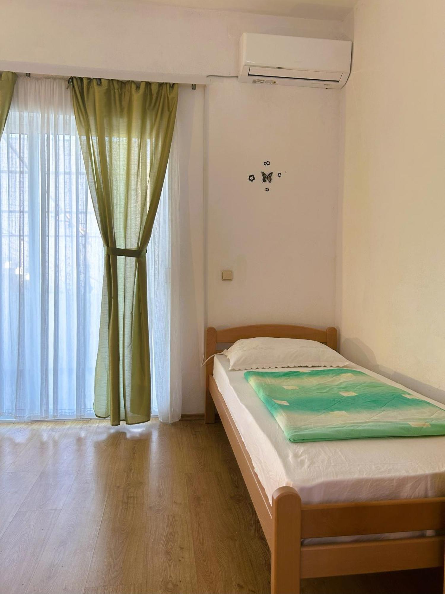 Apartments Valjan โตรกีร์ ภายนอก รูปภาพ